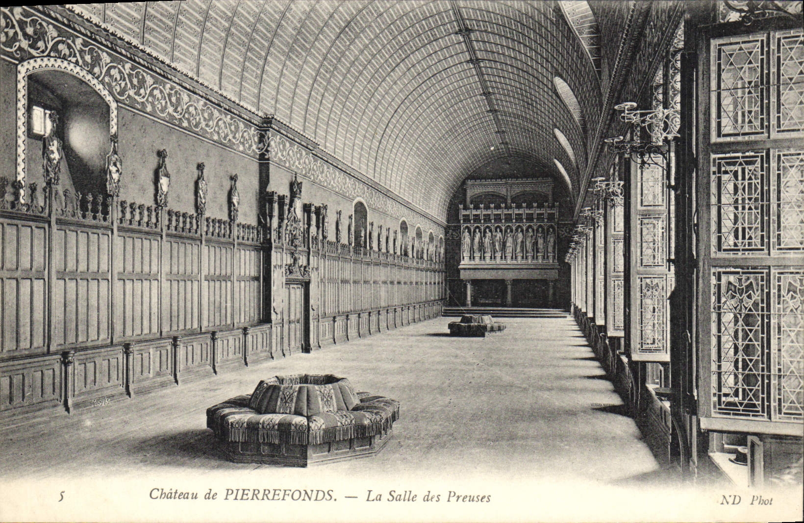 CPA Chateau de Pierrefonds la salle des Preuses 