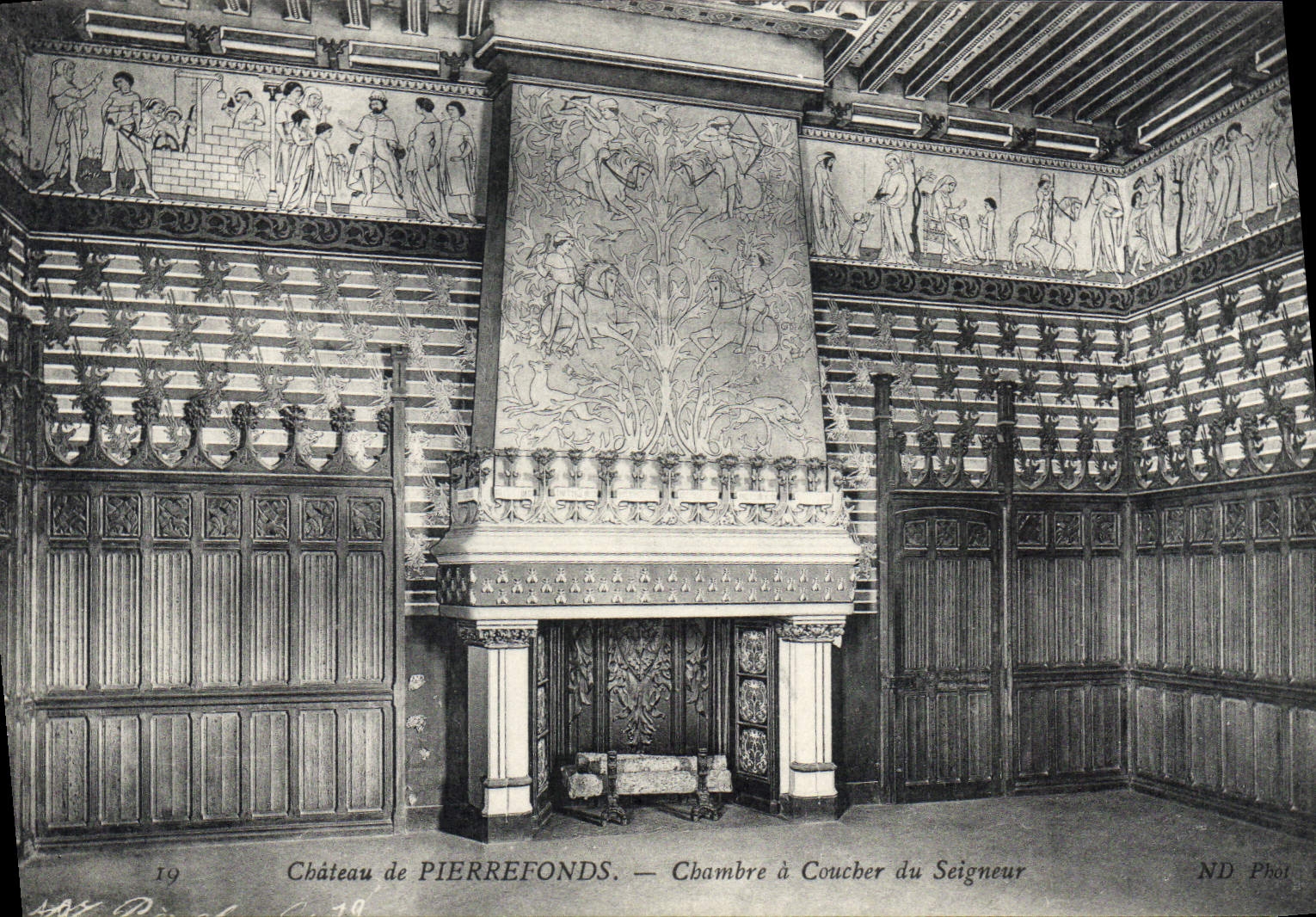 CPA Chateau de Pierrefonds Chambre a Coucher du Seigneur 