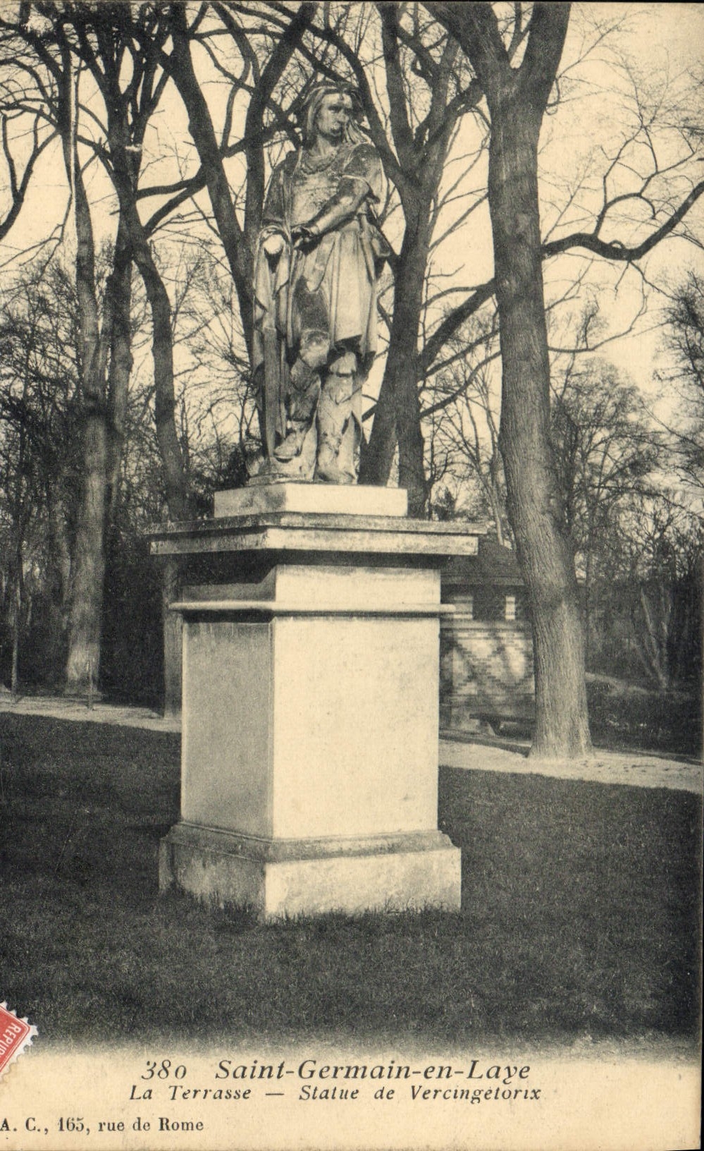 CPA Saint Germain el Laye la Terrasse statue de Vercingetorix 