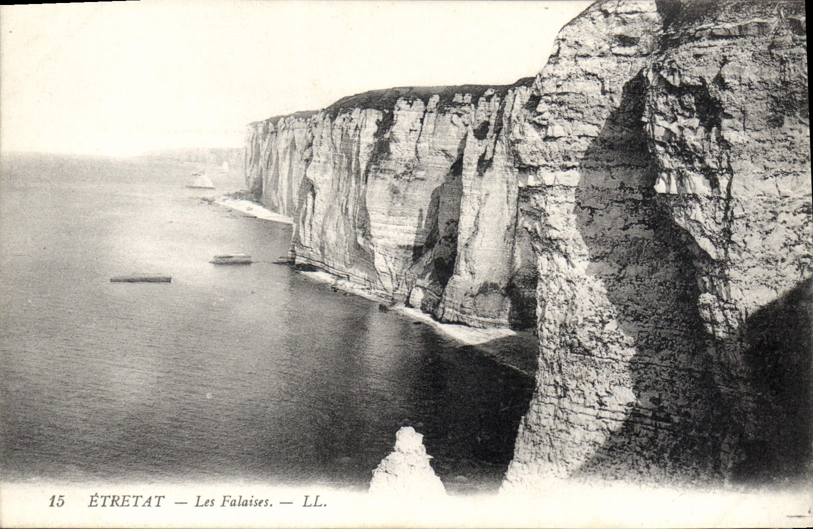 CPA Etretat les Falaises 