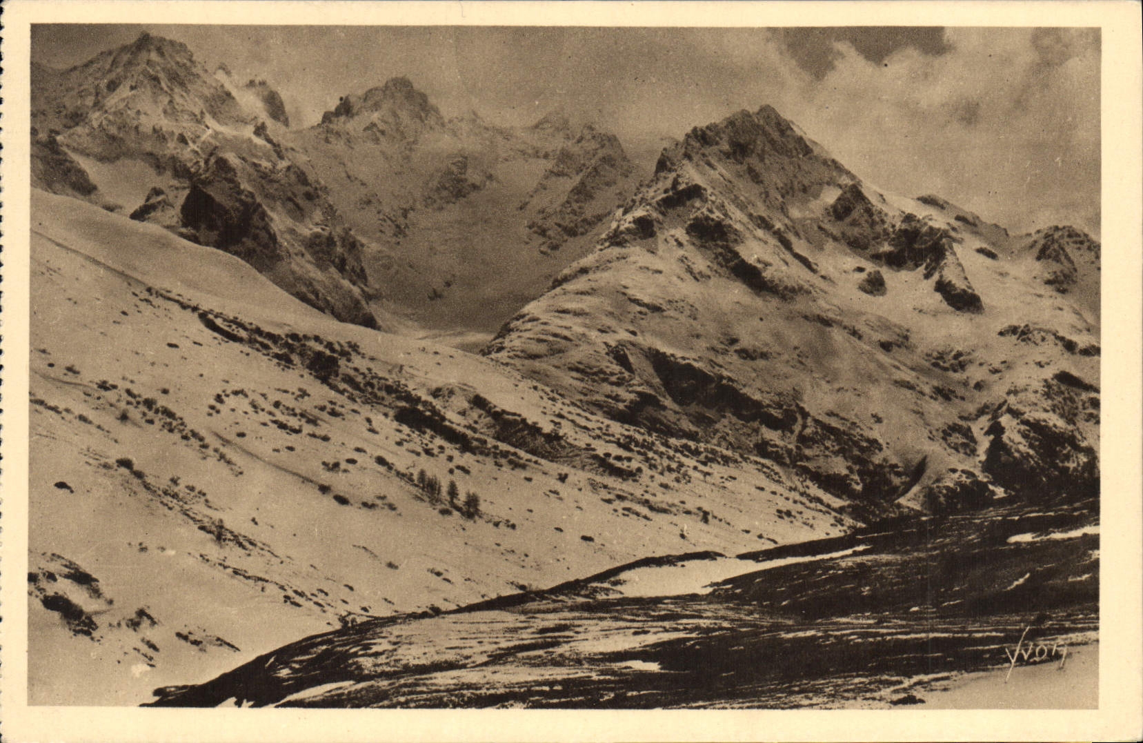 CPA Les Alpes au Col du Lautaret vue sur les Pics de Neige du Lautaret le Pic Gaspart le Bec et le P