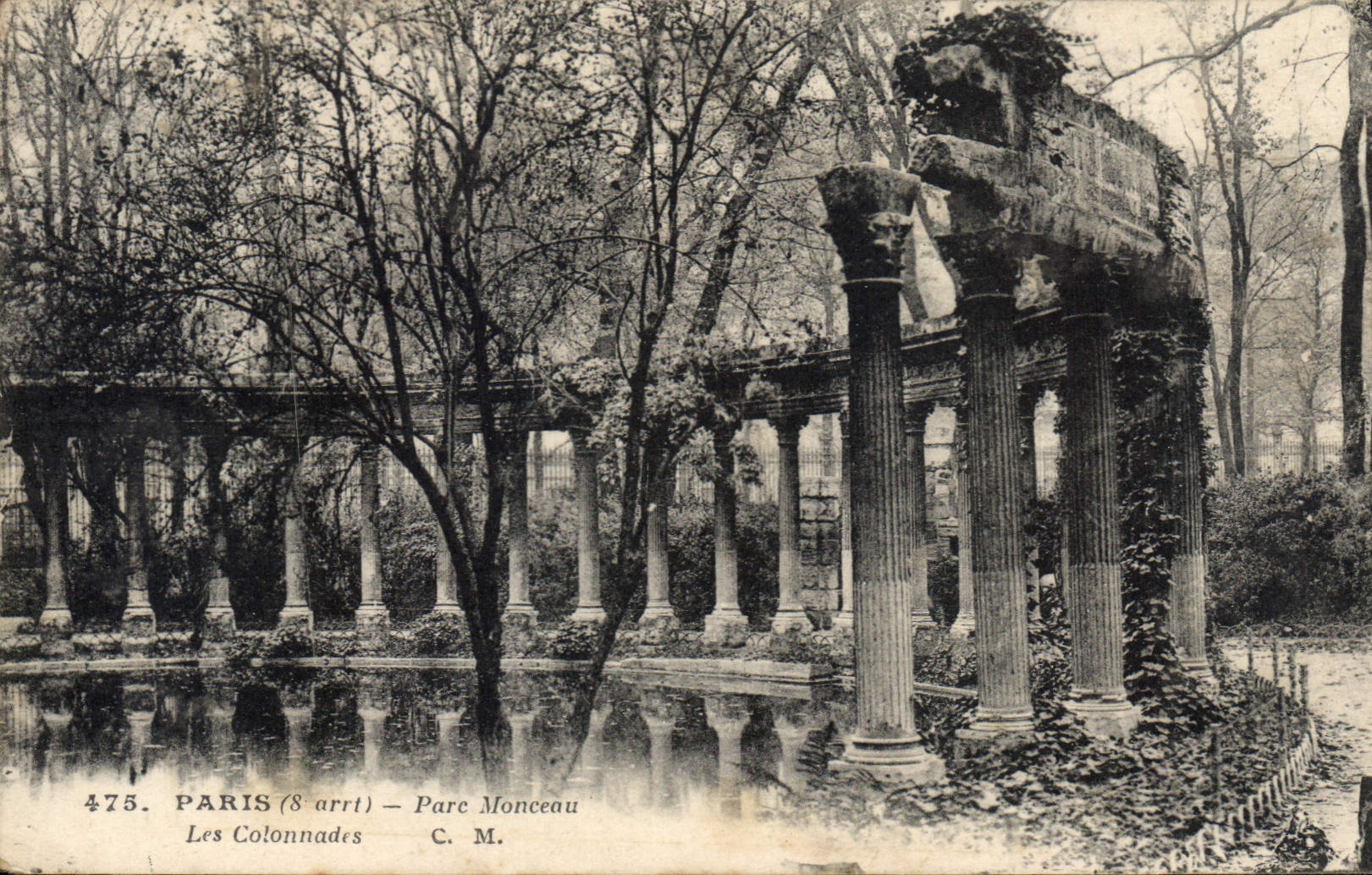 CPA Paris 8e arrt Parc Monceau les Colonnades