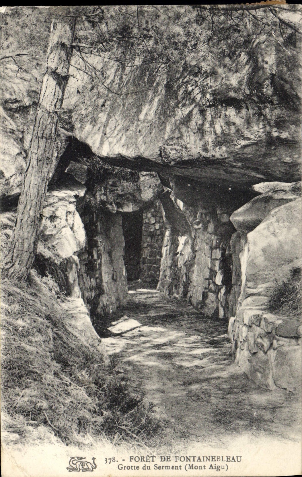 CPA Foret de Fontainebleau Grotte du Serment Mont Aigu 