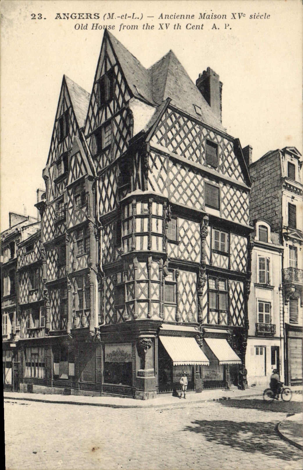 CPA Angers M et L ancienne Maison XV siecle 