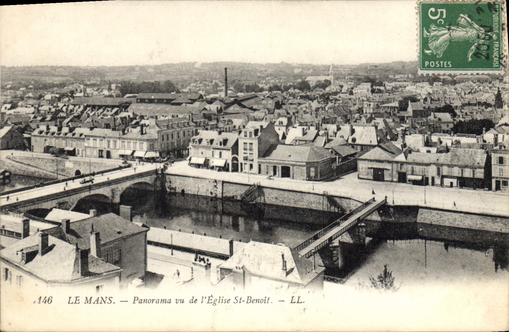 CPA Le Mans Panorama vu de l'Eglise St Benoit
