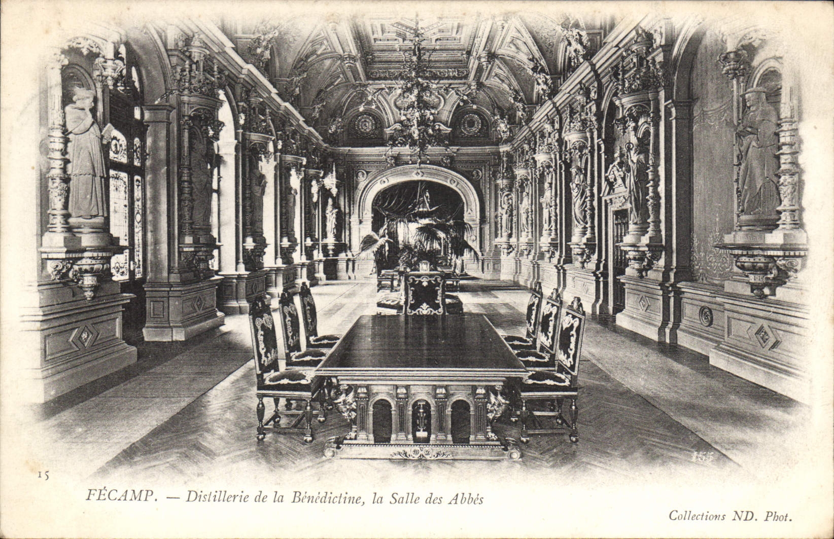 CPA Fecamp Distillerie dela Benedictine la Salle des Abbes