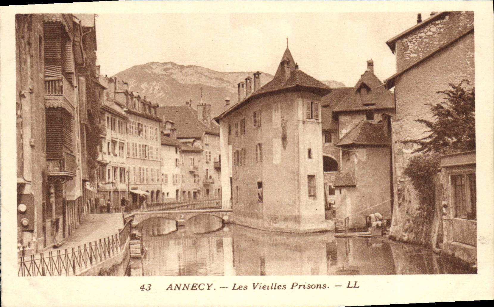 CPA Annecy Les Vieilles Prisons 