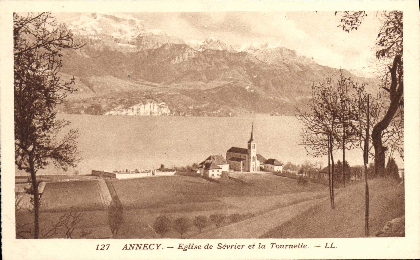 CPA Annecy Eglise de Sevrier et la Tournette 