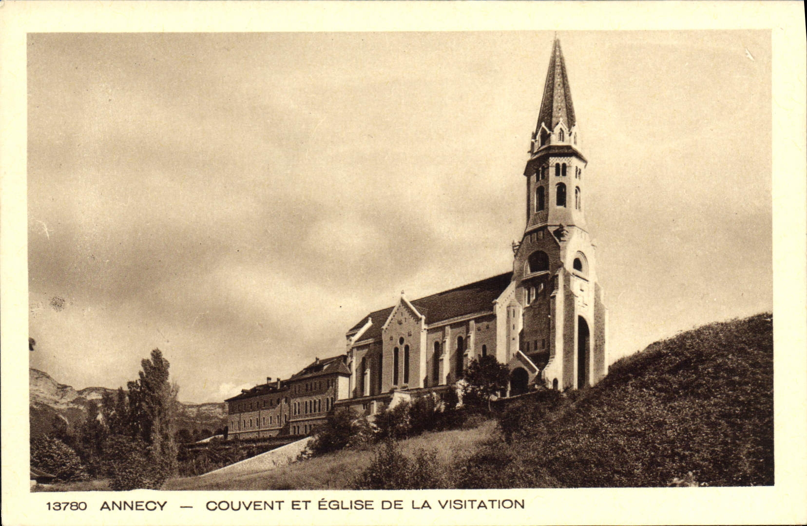 CPA Annecy Couvent et Eglise de la Visitation 