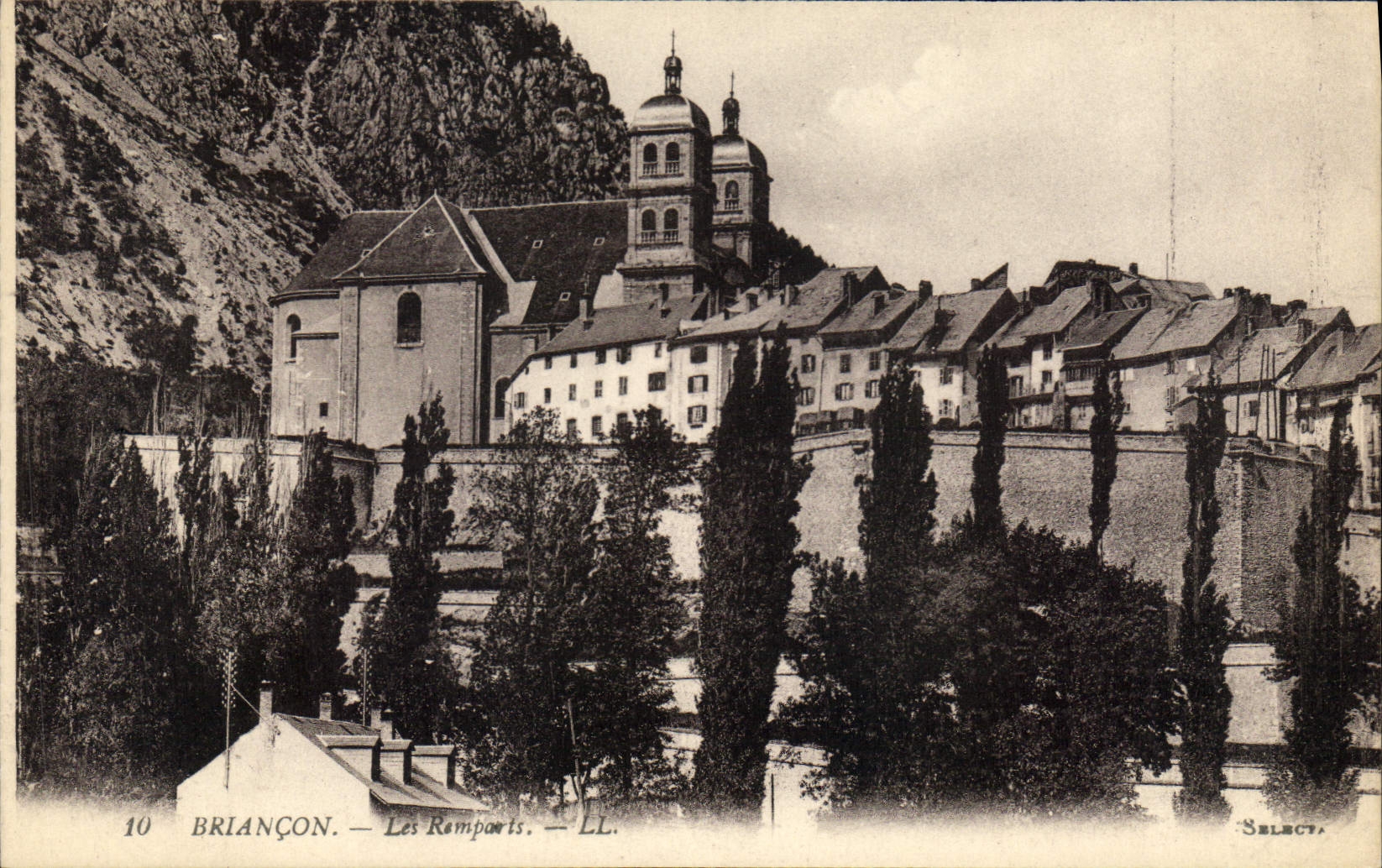 CPA Briancon Les Remparts 