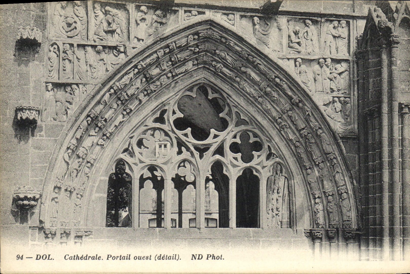 CPA Dol Cathedrale Portail ouest detail