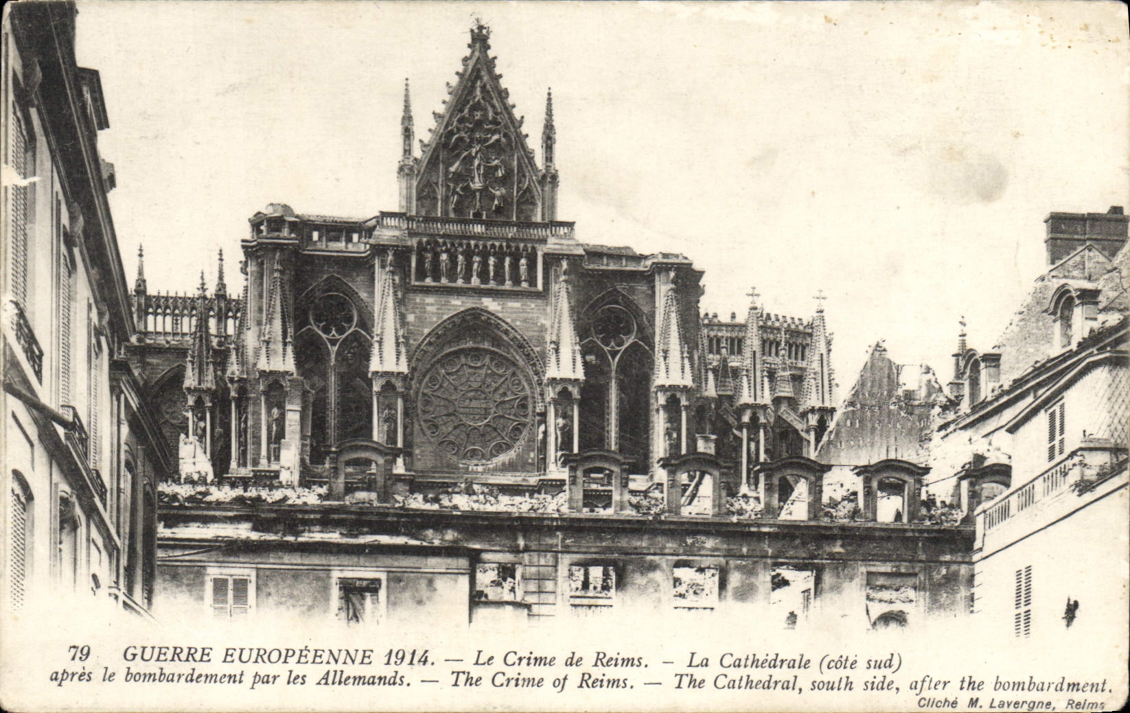 CPA Guerre Europeenne 1914 le Crime de Reims la Cathedrale cote sud apres le bombardement par les Al