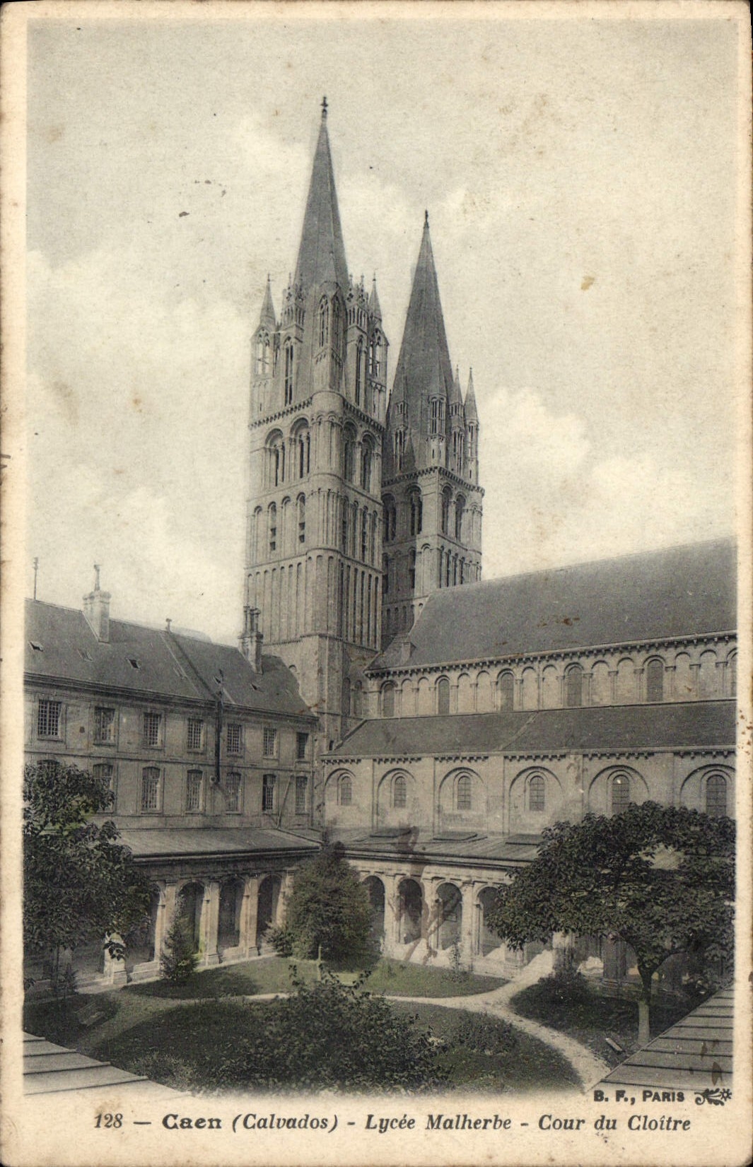 CPA Caen Calvados Lycee Mallherbe Cour du Cloitre 