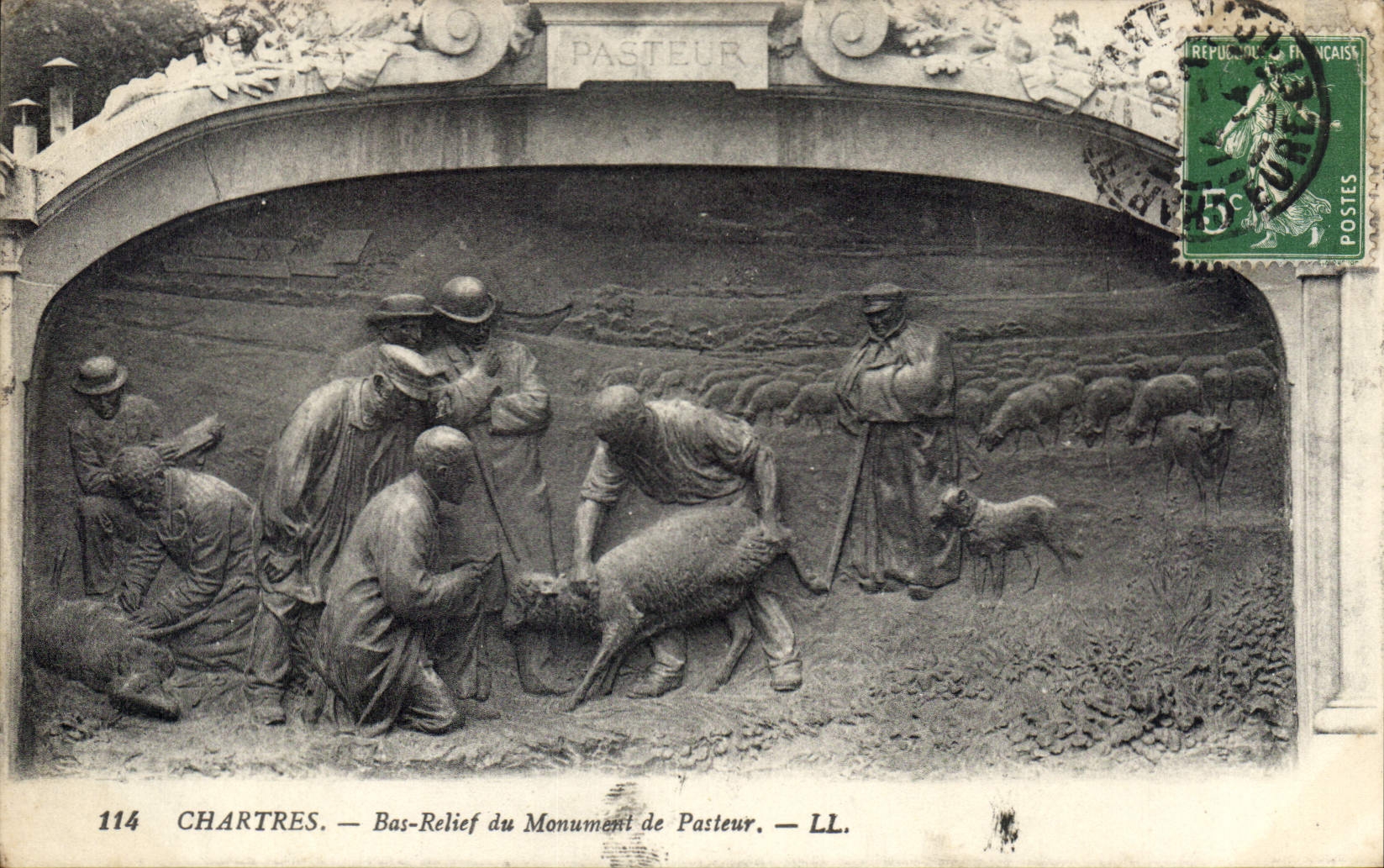 CPA Chartres Bas Relief du Monument de Parteur