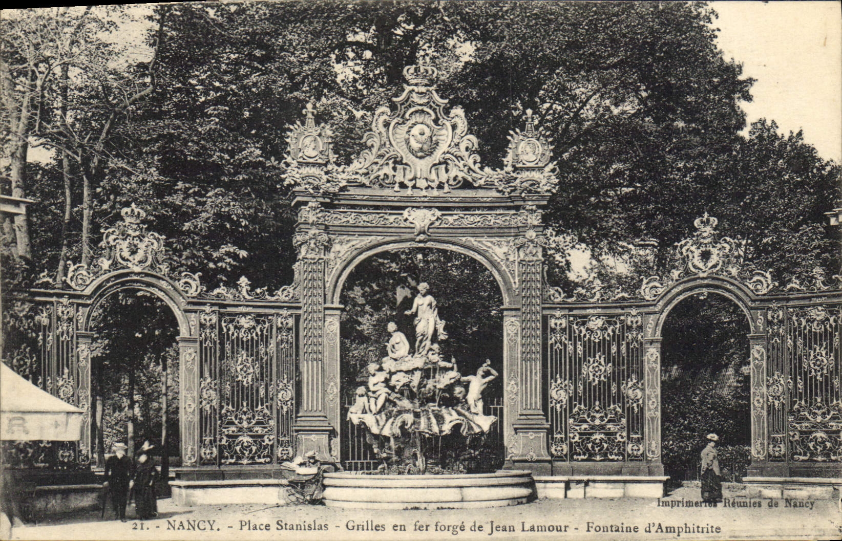 CPA Nancy Place Stanislas Grilles en fer forget de Jean Lamour Fontaine d'Amphitrite
