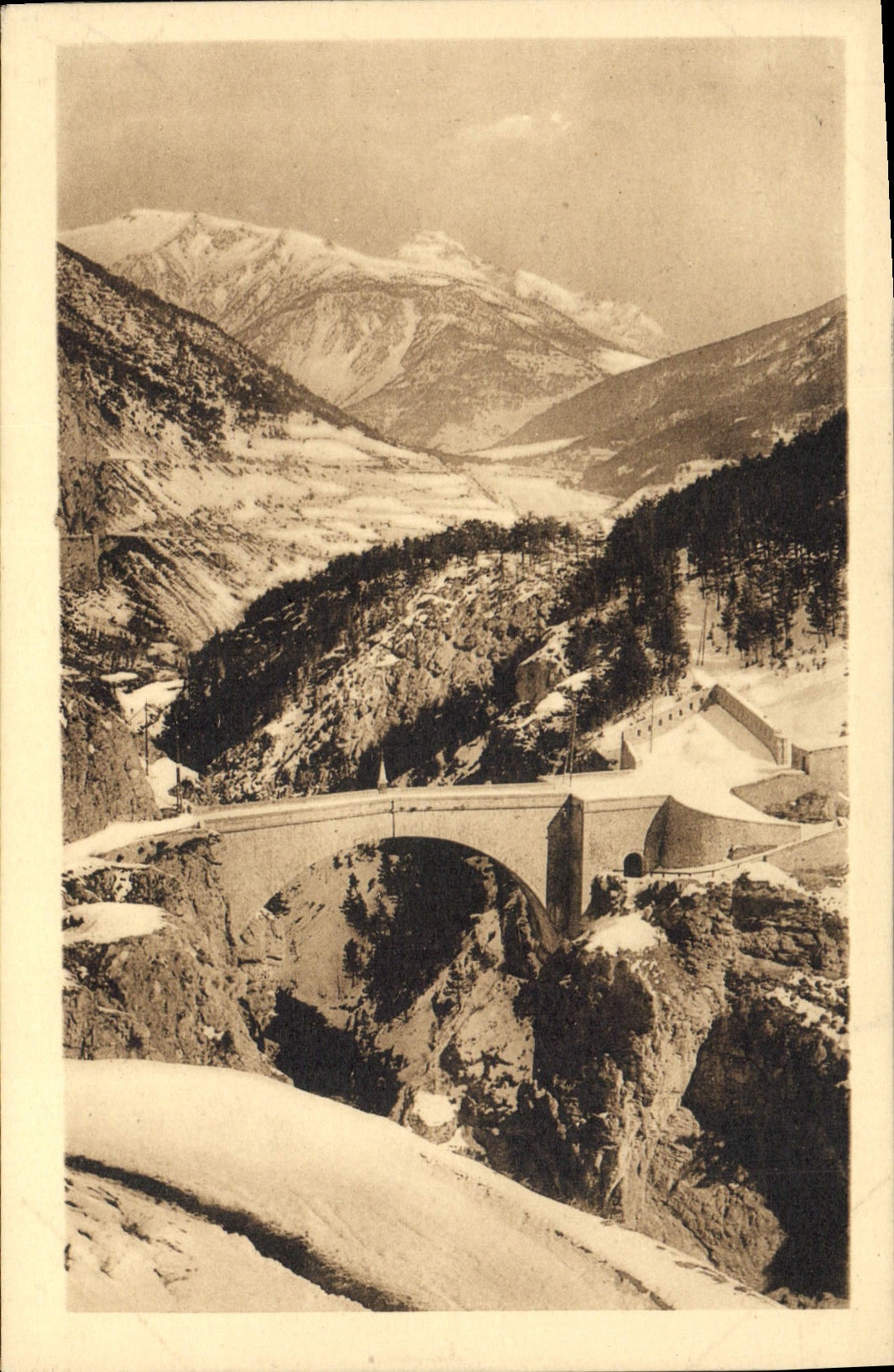 CPA Dauphine Route des Alpes Briancon Le Pont d'Asfeld La route du Montgenevre et le Charberton Ital