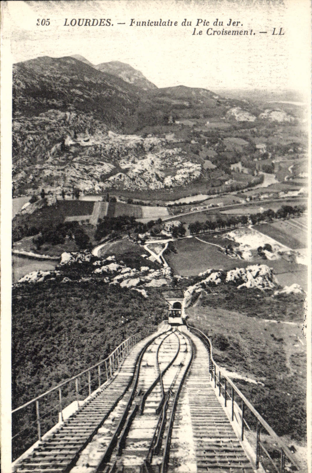 CPA Lourdes Funiculaire du Pic du Jer Le Croisement 