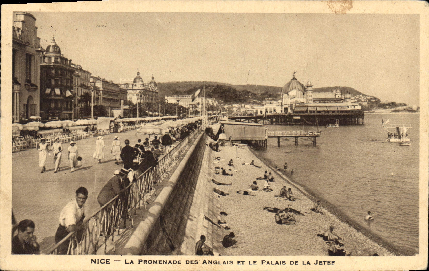CPA Nice La Promenade des Anglais et le Palais de la Jetee 