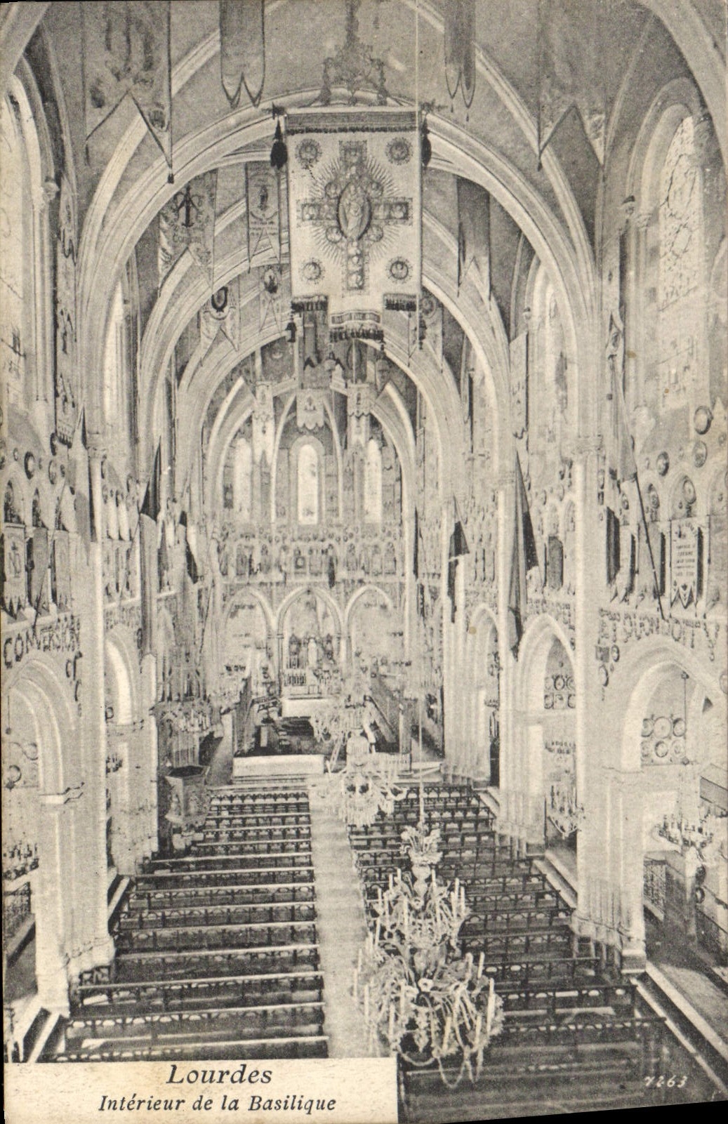 CPA Lourdes Interieur de la Basilique 
