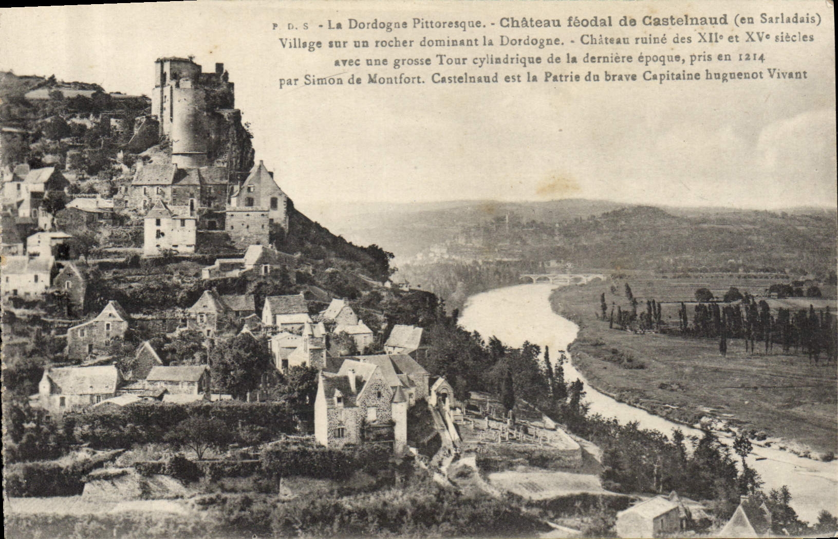 CPA La Dordogne Pittoresque Chateau feodal de Castelnaud Village sur un rocher dominant la Dordogne