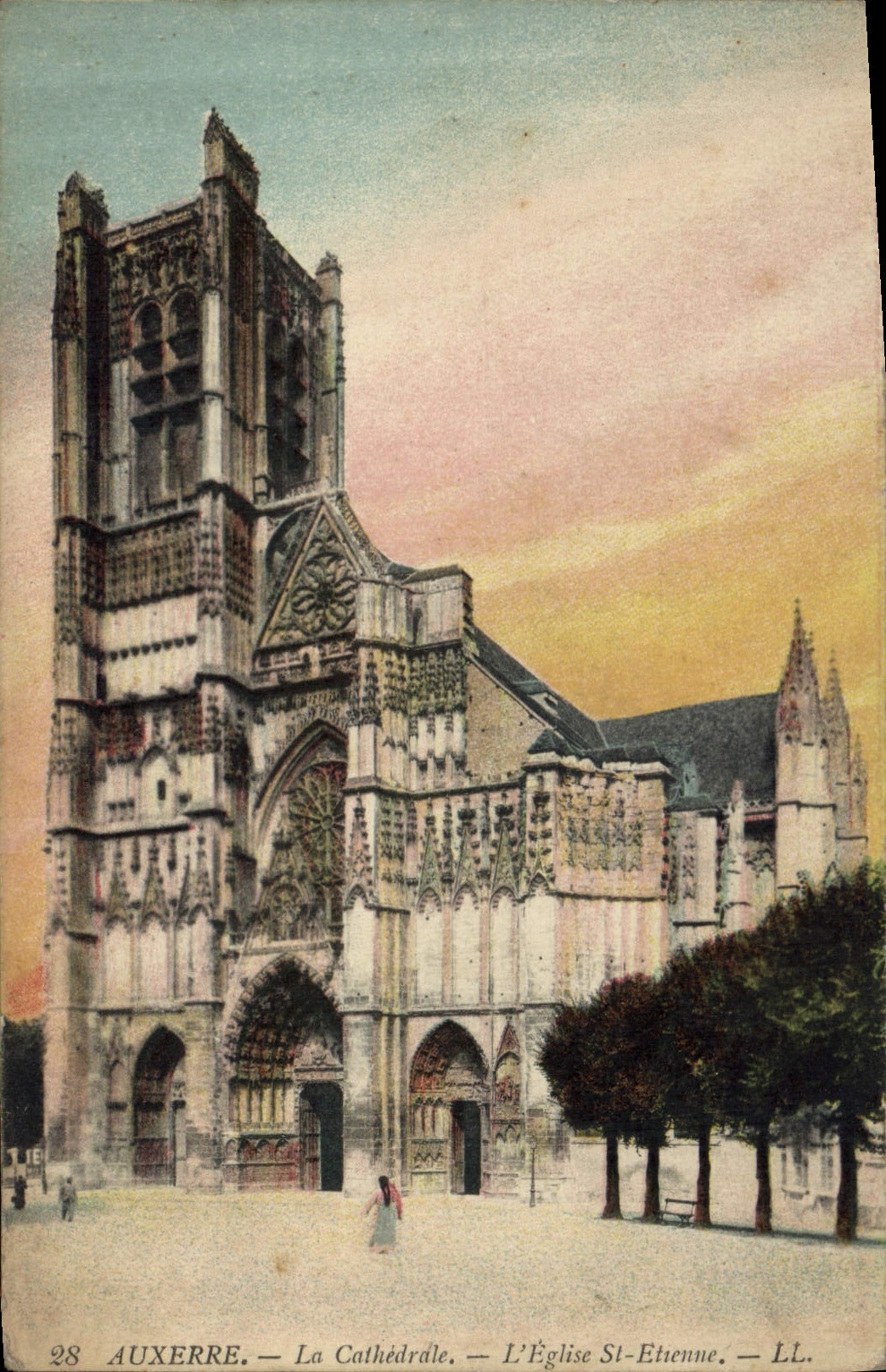 CPA Auxerre La Cathedrale L'Eglise St Etienne 