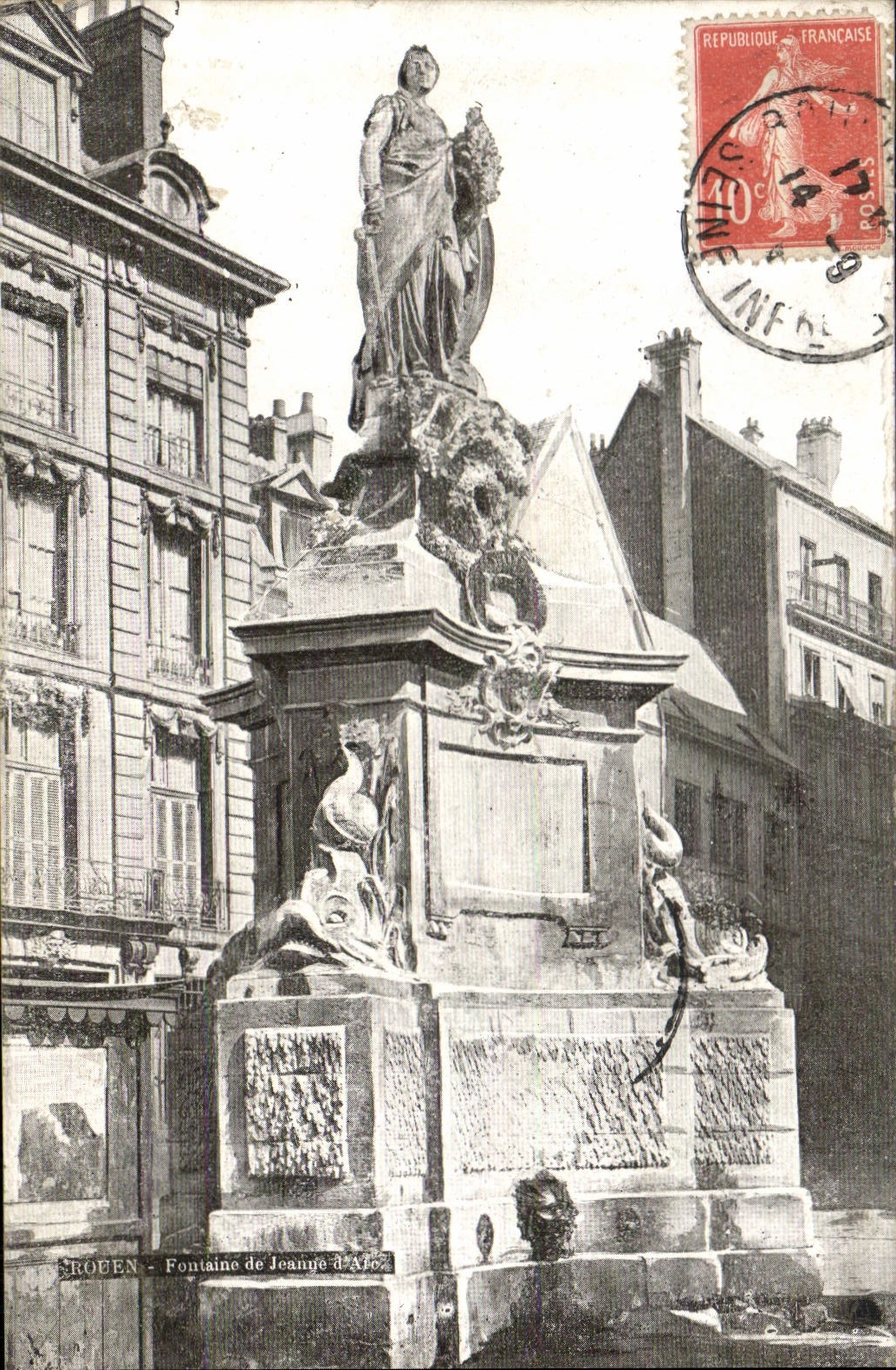 CPA Rouen Fontaine de Jeanne D'Arc 