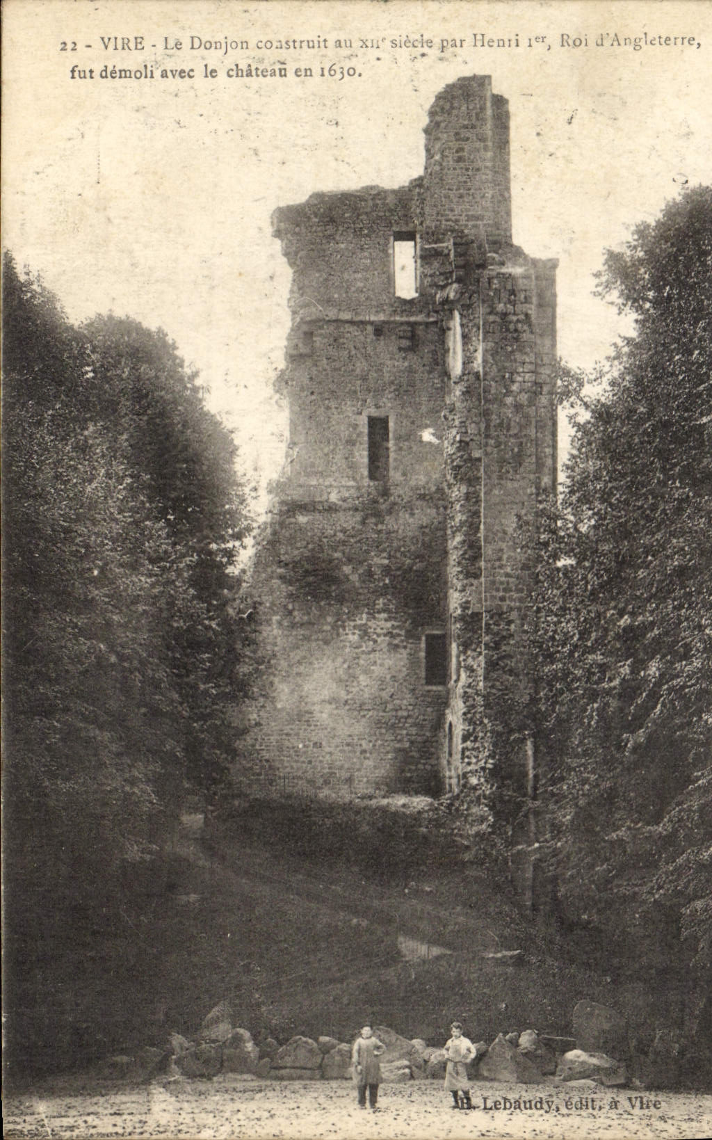 CPA Vire Le Donjon construit an XII siecle par Henri I Roi d'Angleterre 