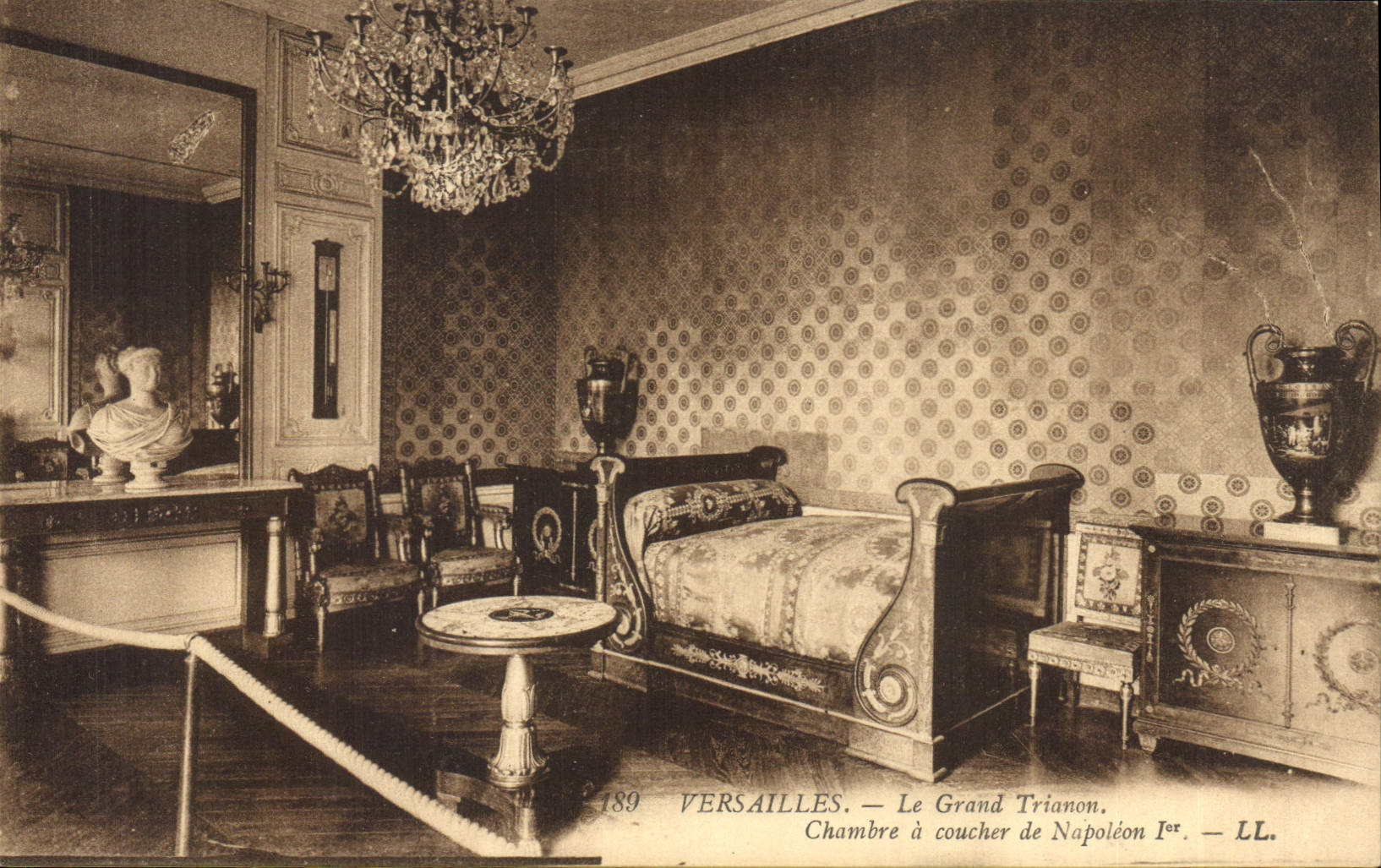 CPA Versailles Le Grand Trianon Chambre a cocher de Napoleon I 