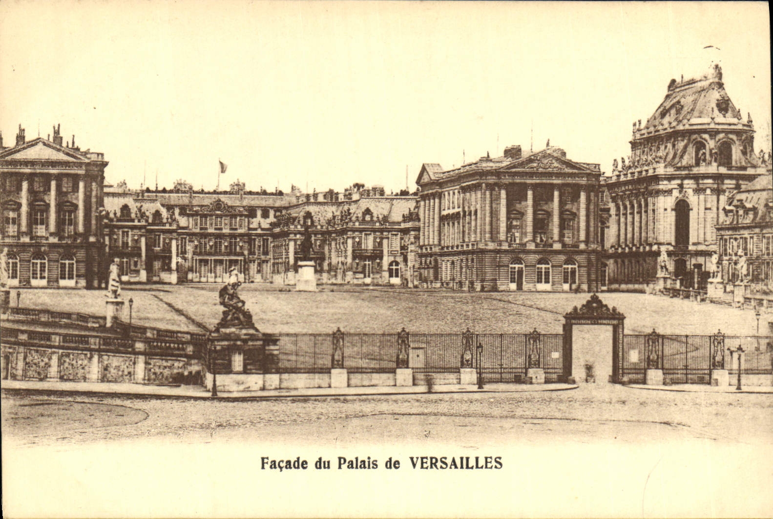 CPA Facade du Palais de Versailles 