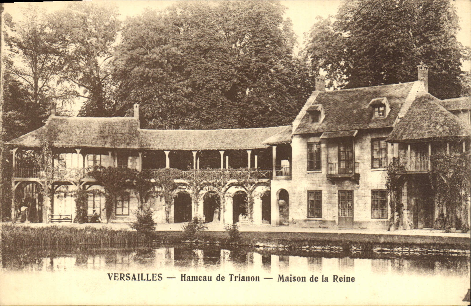 CPA Versailles hameau de Trianon Maison de la Reine 