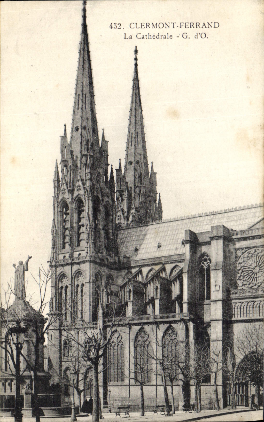 CPA Clermond Ferrand La Cathedrale 