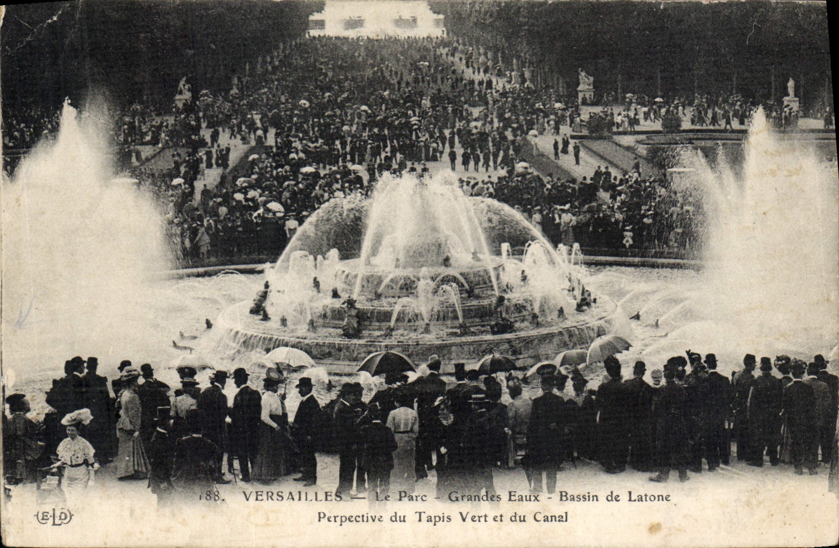 CPA Versailles Le Parc Grandes Eaux Bassin de Latone Perpective du Tapis Vert et du Canal 