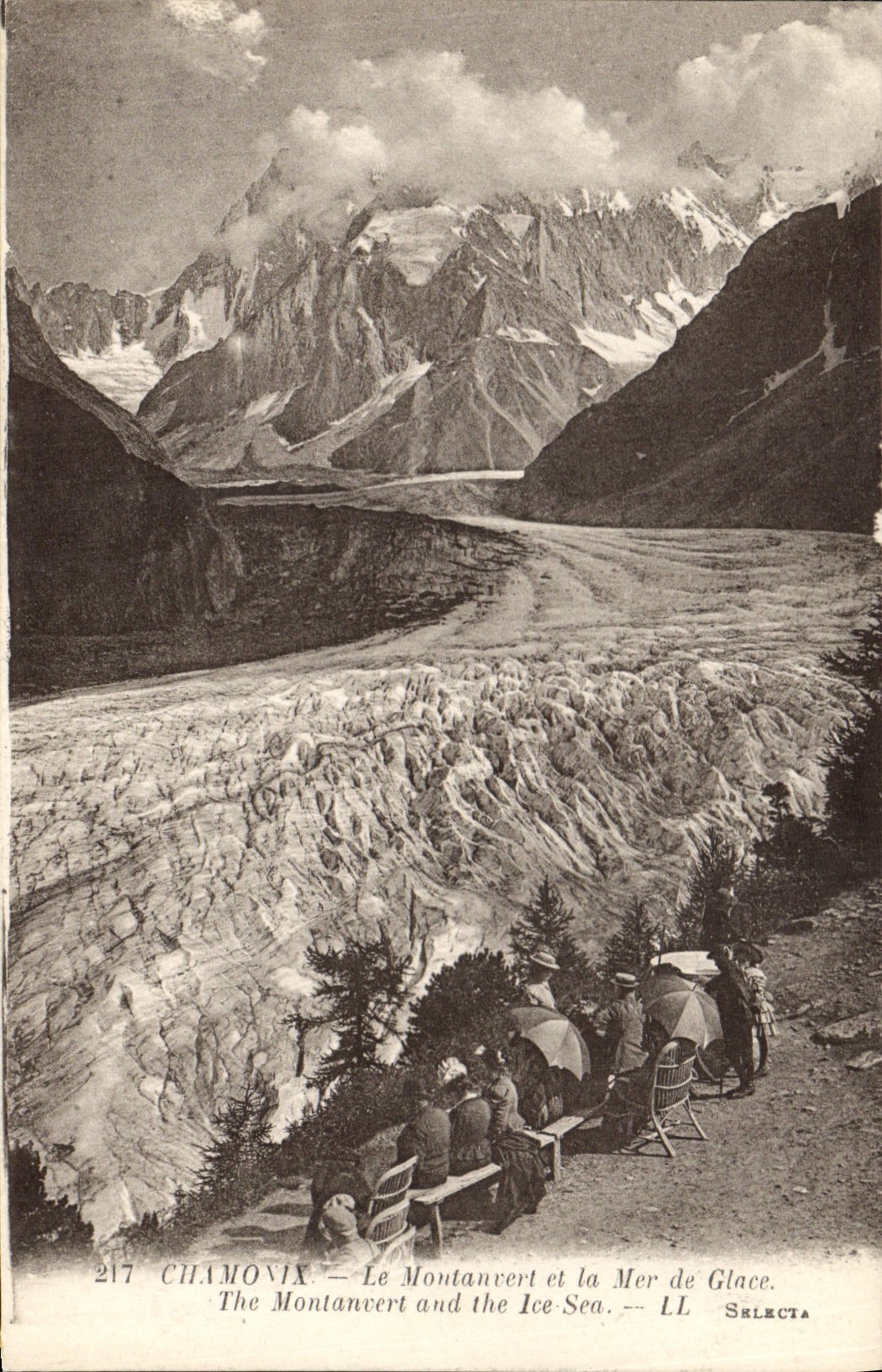 CPA Chamonix Le Montancert et la Mer de Glace 