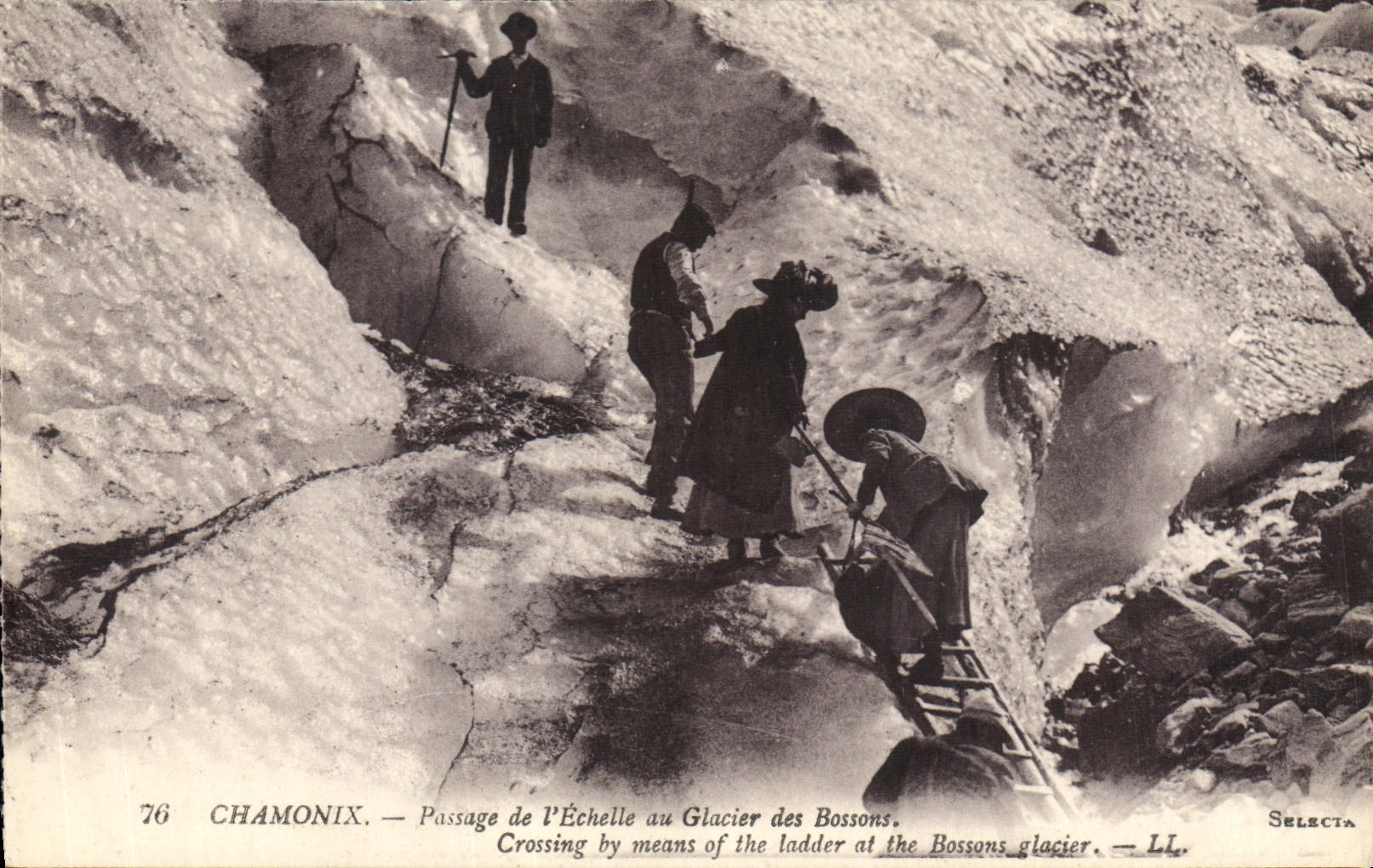 CPA Chamonix Passage de l'Echelle au Glacier des Bossons Alpinisme
