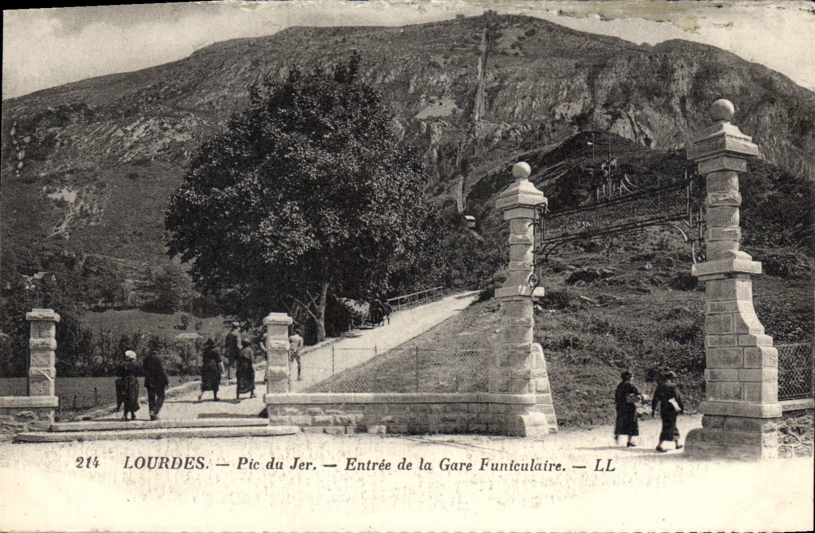 CPA Lourdes Pic du Jer Entree de la Gare Funiculaire 