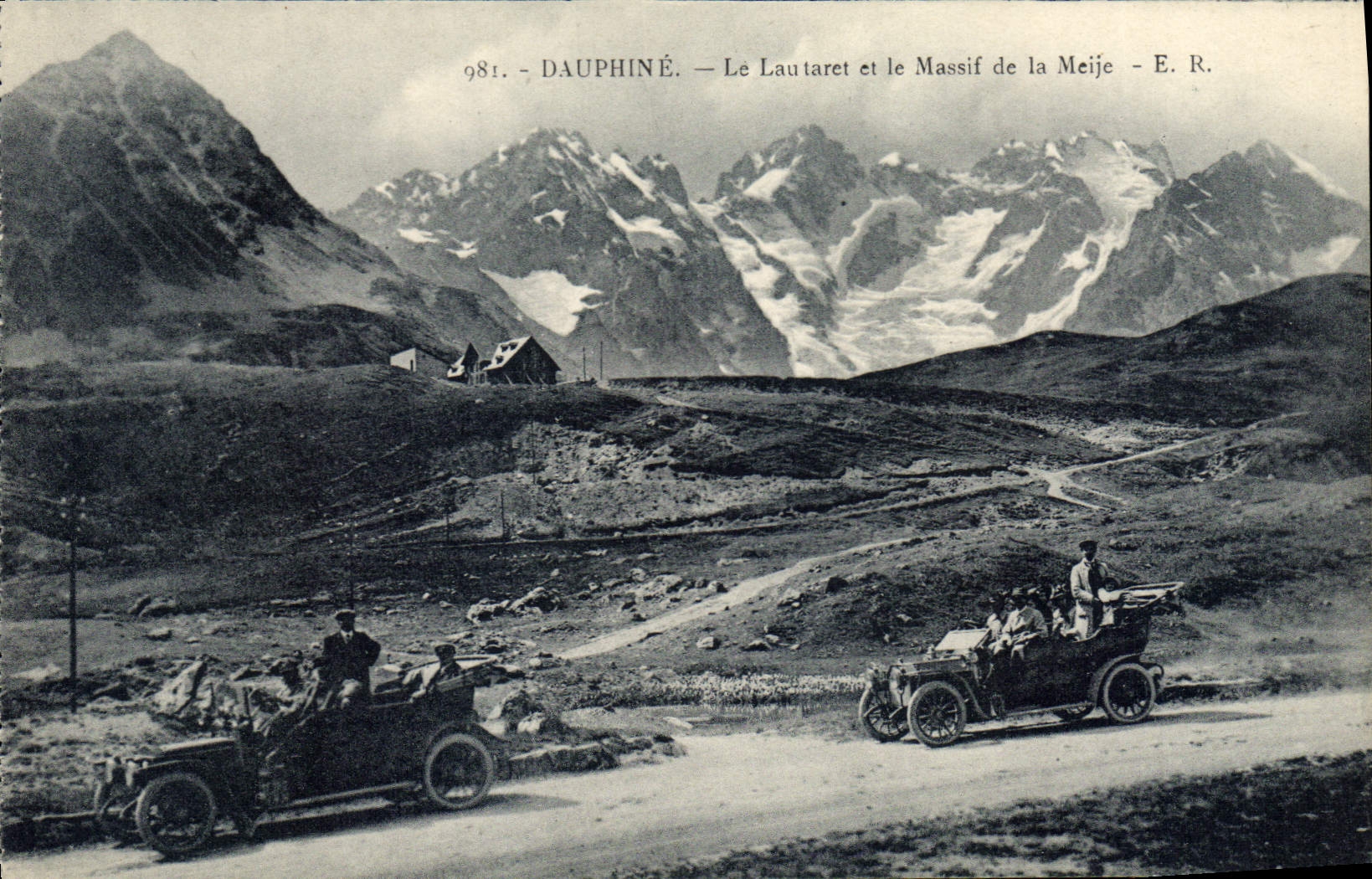 CPA Dauphine Le Lautaret et le Massif de la Meije Automobile