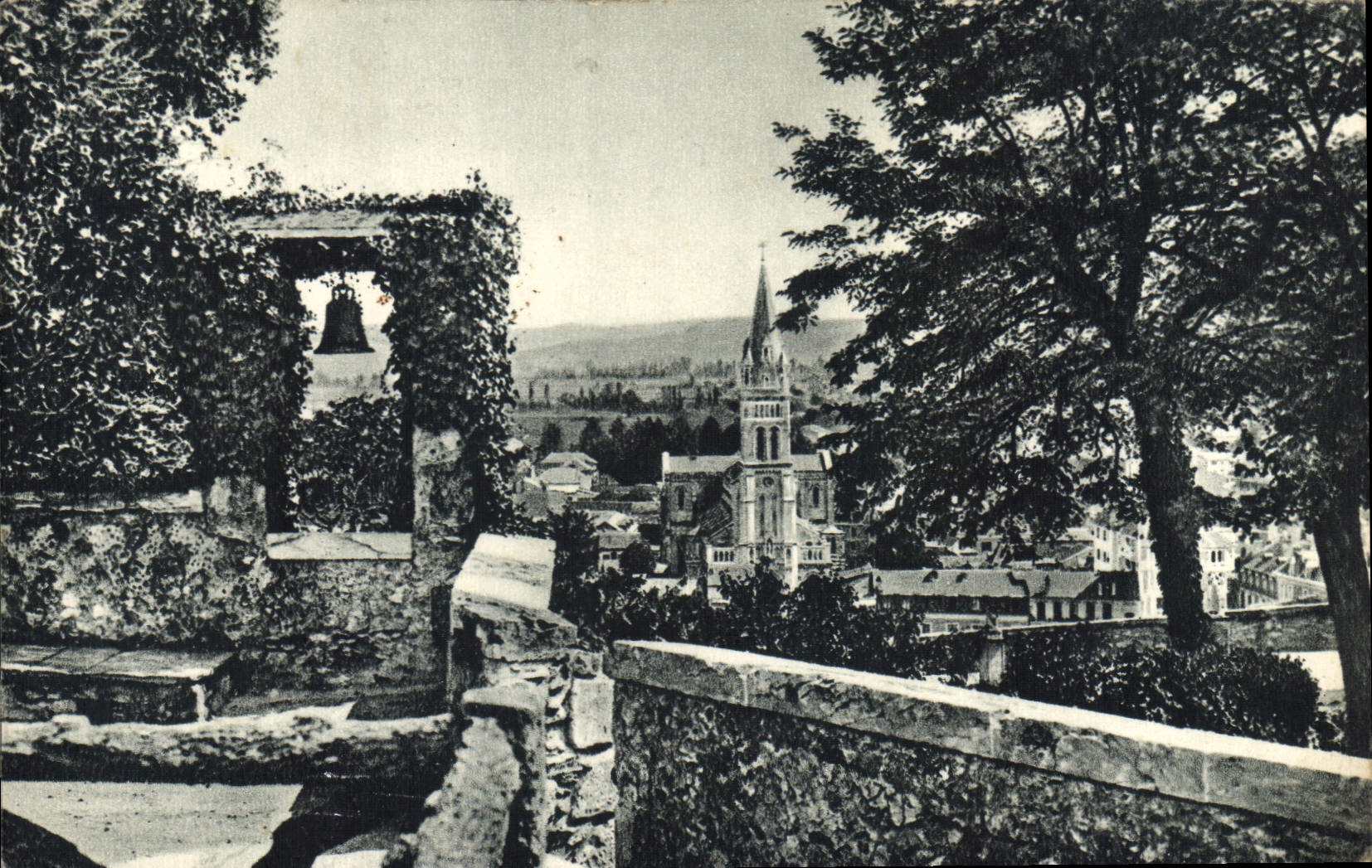 CPA Lourdes vue prise du chateau Fort 