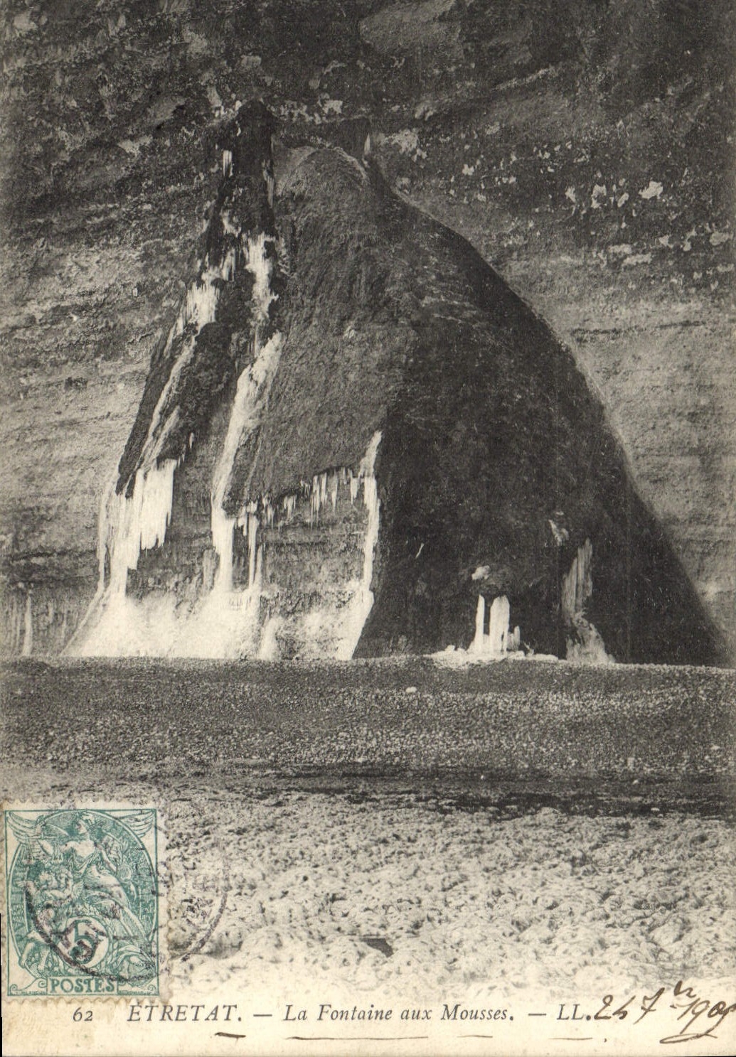 CPA Etretat la Fontaine aux Mousses 