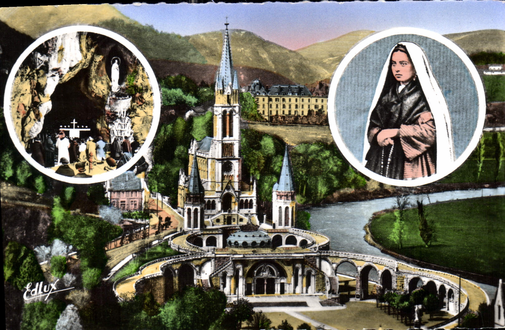 CPA Lourdes la Basilique en medaillons Ste Berbadette Portail Authentique la Grotte 