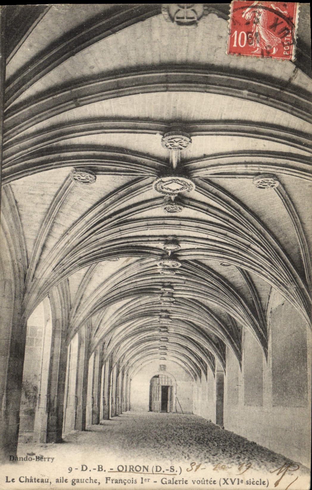CPA Oiron D S le chateau Aile gauche Francois Ier Galerie Voutee XVI siecle 