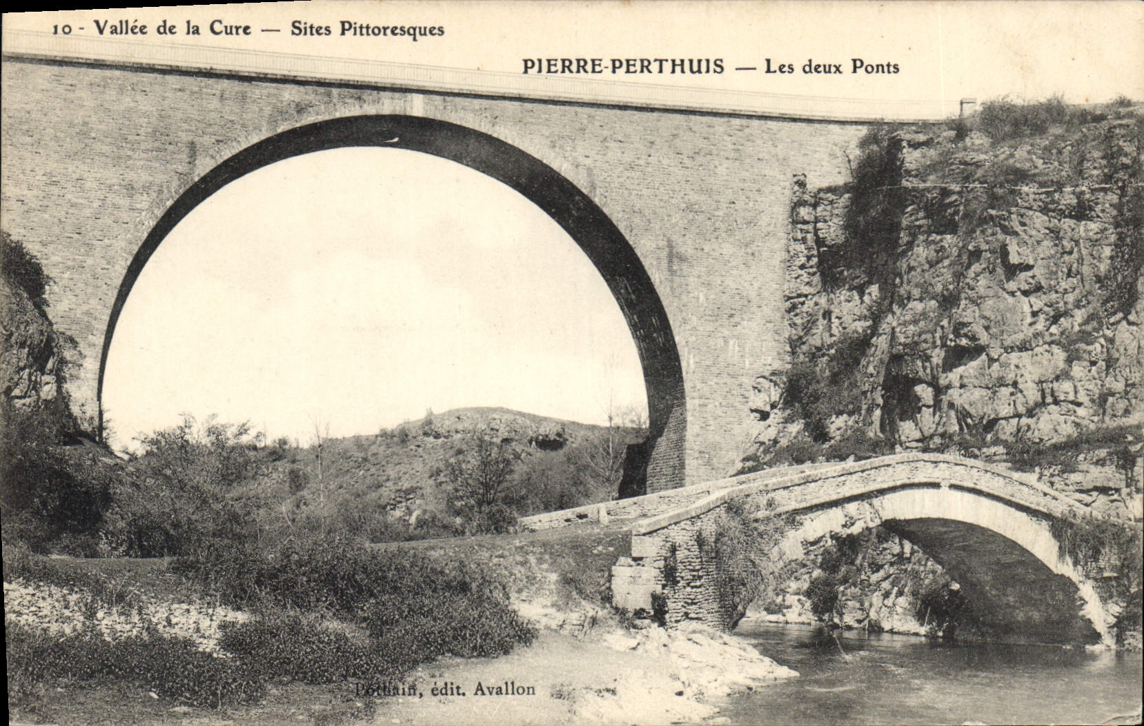 CPA Vallee de la Cure Sites Pittoresque Pierre Perthuis les deux Ponts 