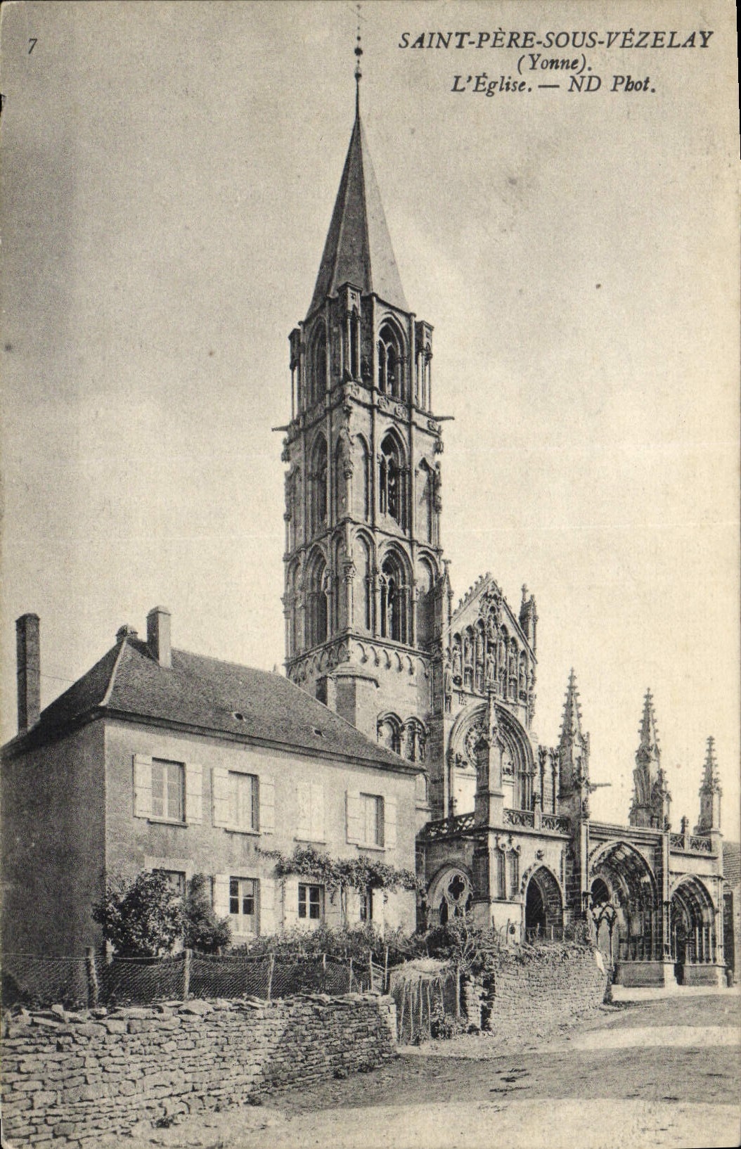 CPA Saint Pere Sous Vezelay Yonne L'Eglise