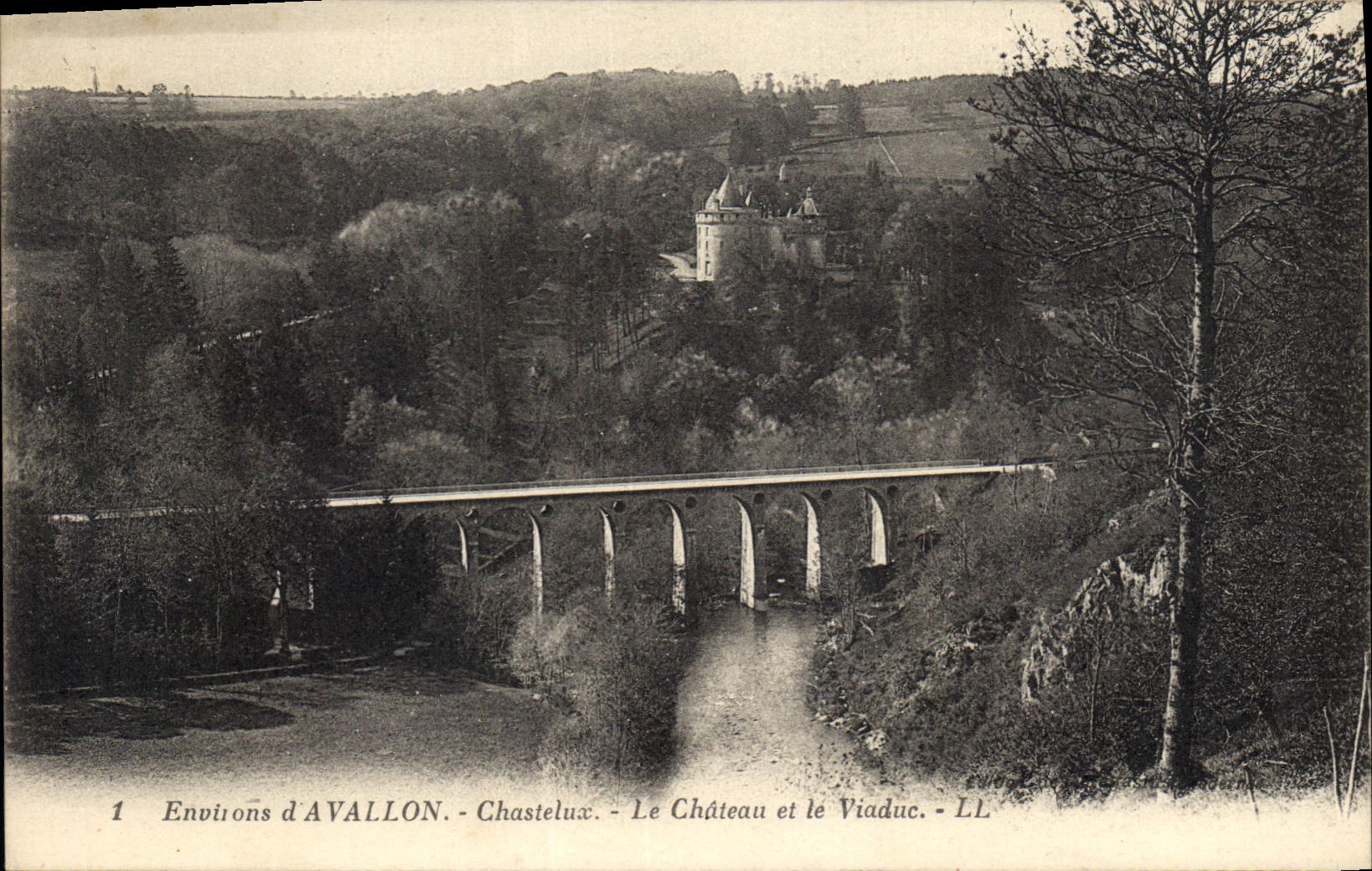 CPA Environs d'Avallon Chastelux Le Chateau et le Viaduc 