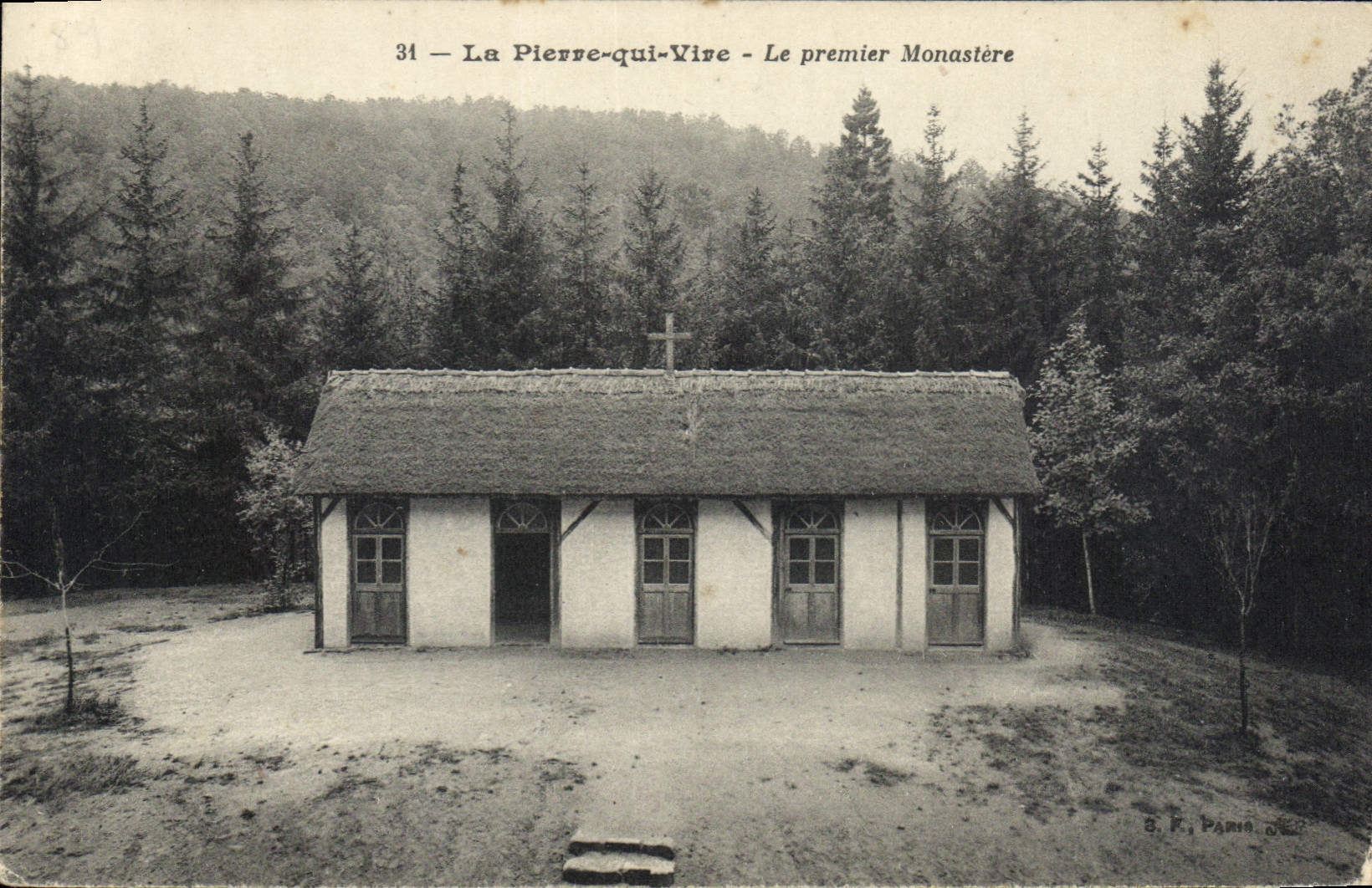 CPA La Pierre qui Vire Le Premier Monastere 