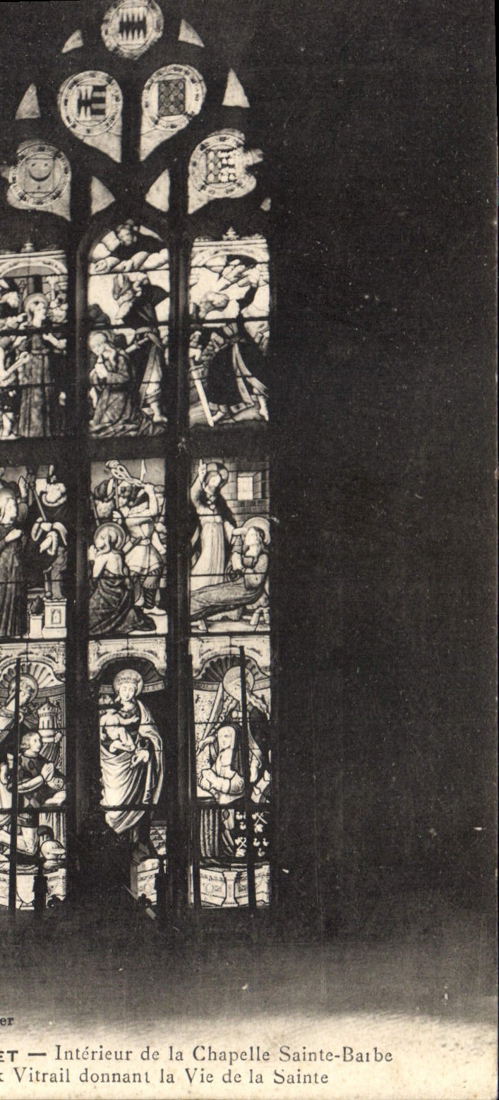 CPA Interieur de la Chapelle Sainte Barbe Vitrail donnant la Vie de la Sainte Le Faouet
