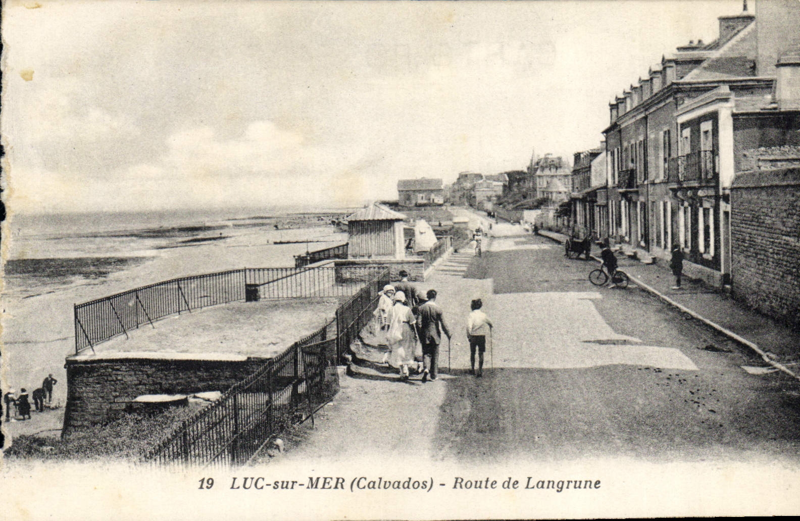 CPA Luc sur Mer Calvados Route de Langrune