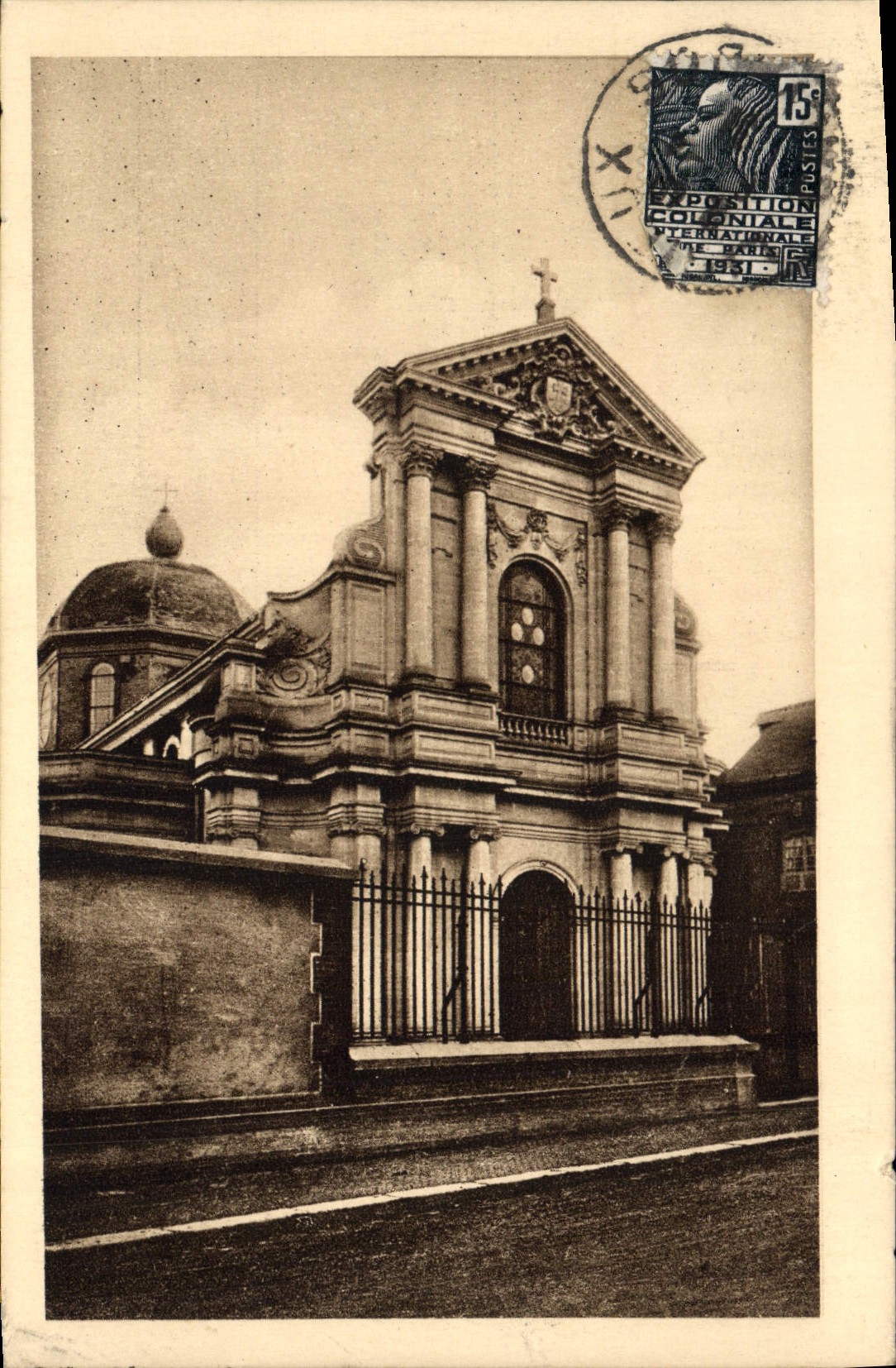 CPA La Chapelle des Carmelites de Lisieux la Facade 