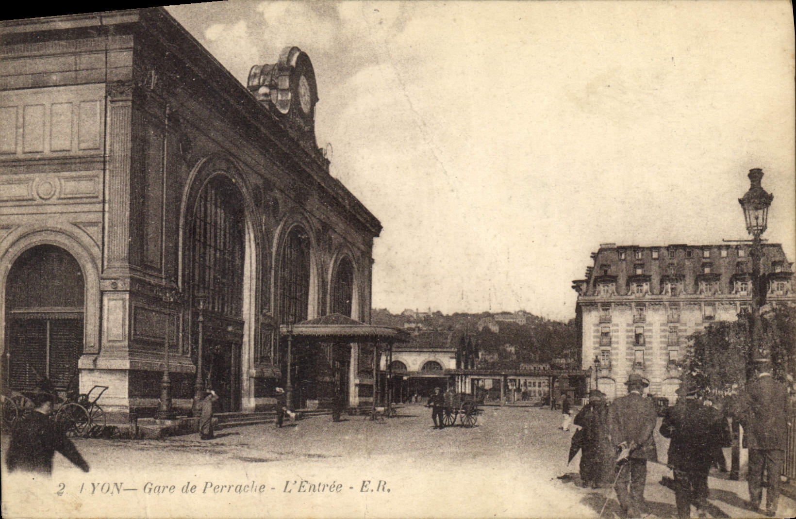 CPA Lyon Gare de Perrache l'Entree 