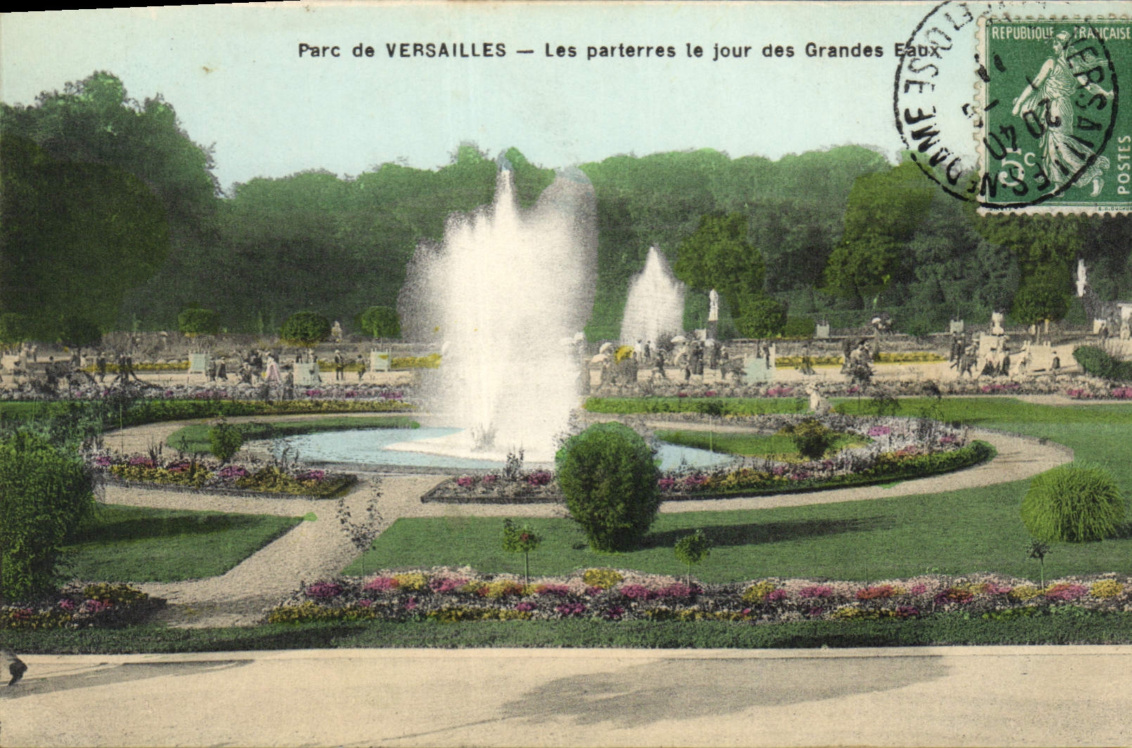 CPA Parc de Versailles Les parterres le jour des Grandes Eaux 