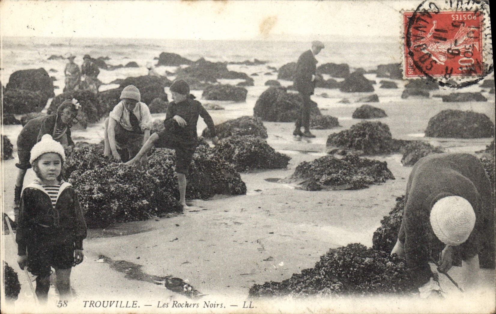 CPA Trouville Les Rochers Noirs 